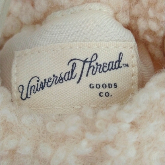 🌻NWOT Universal Thread Fuzzy Large Crossbody Phone Bag - Picture 9 of 10